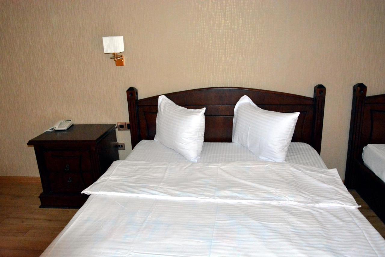 Deluxe Hotel Гянджа Екстер'єр фото
