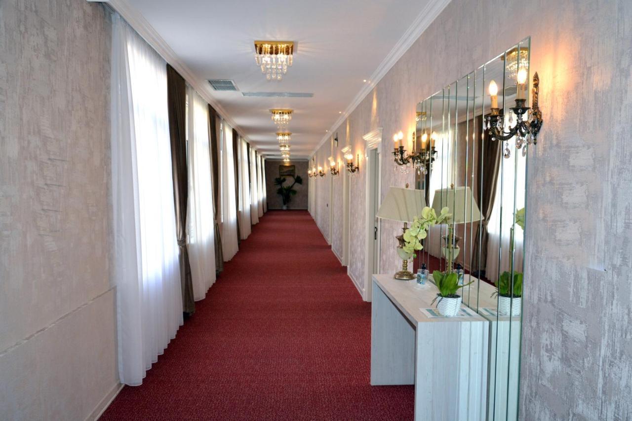 Deluxe Hotel Гянджа Екстер'єр фото