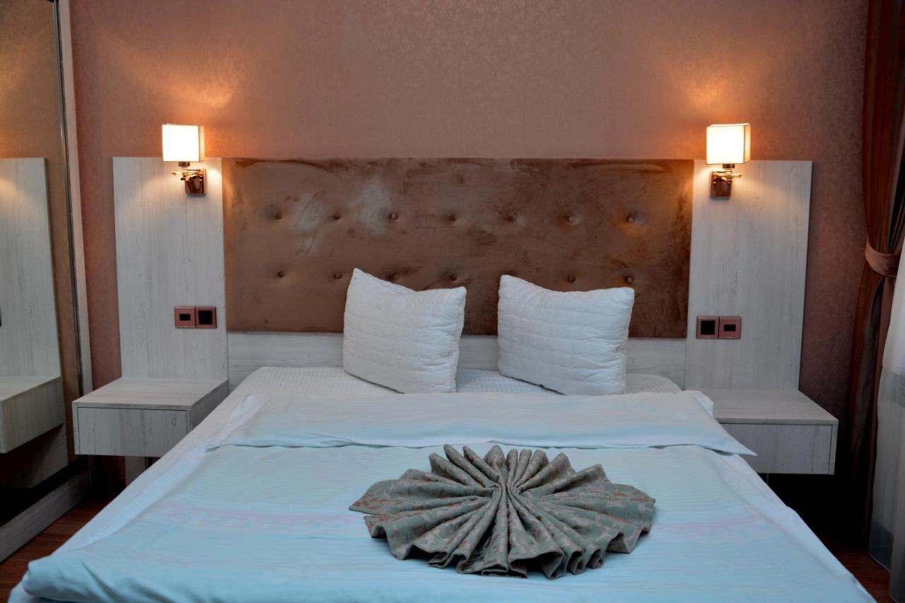 Deluxe Hotel Гянджа Екстер'єр фото