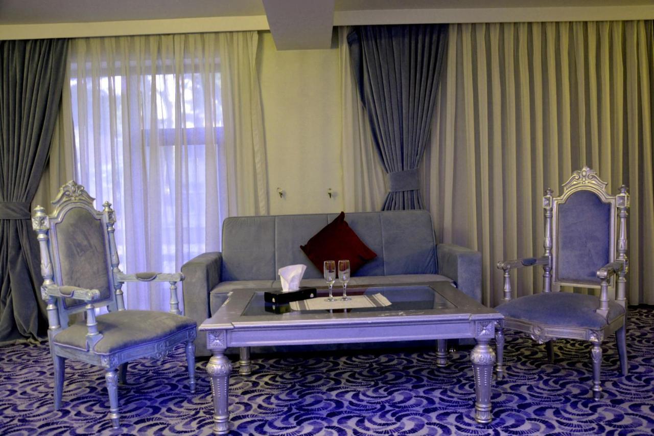 Deluxe Hotel Гянджа Екстер'єр фото