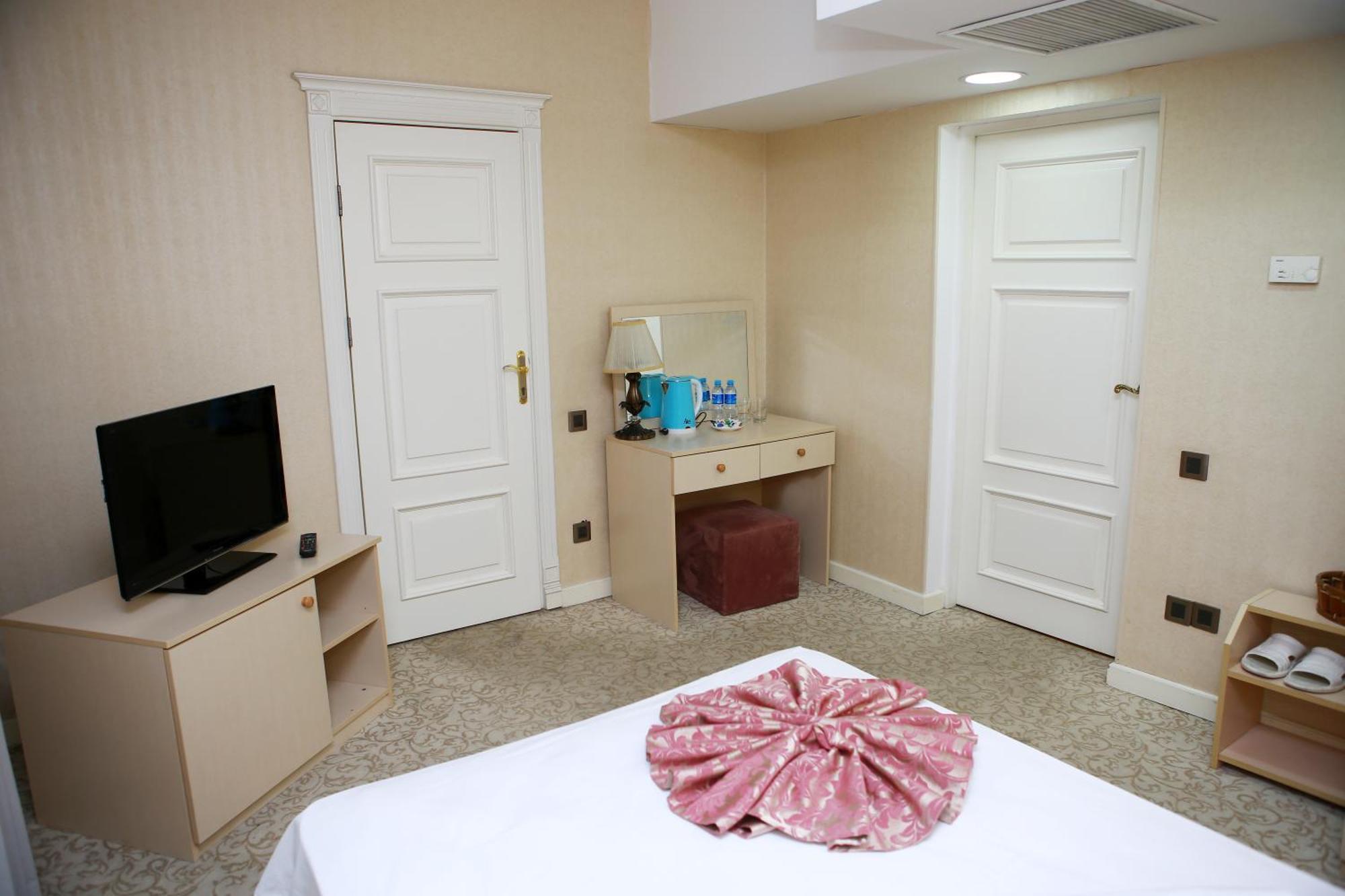 Deluxe Hotel Гянджа Екстер'єр фото